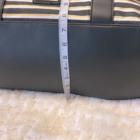 Madden girl woman’s jersey striped weekender, travel large capacity bag 🌹 - Picture 5 of 13